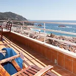 Lets Holidays Sea Views Costa Brava Апартаменты *